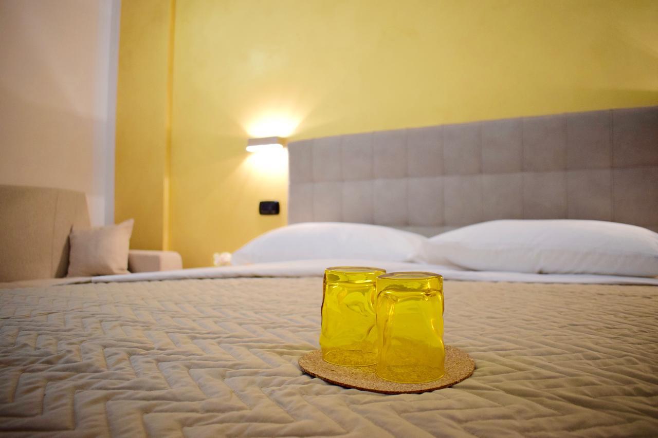 Corallo Rooms Салерно Екстериор снимка